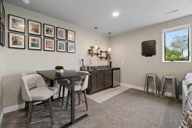 5465 N HAYMEADOW AVENUE, Appleton, WI 54913