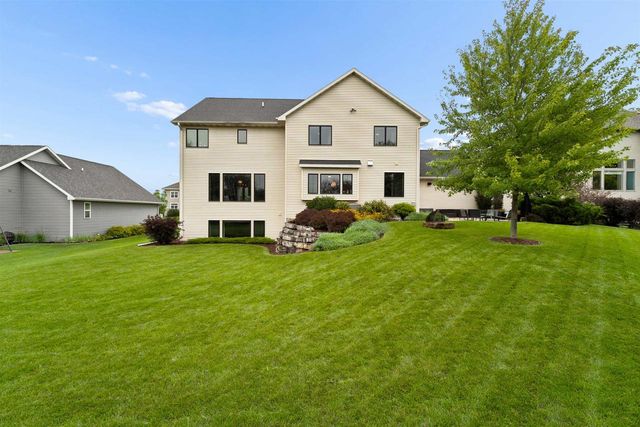 5465 N HAYMEADOW AVENUE, Appleton, WI 54913