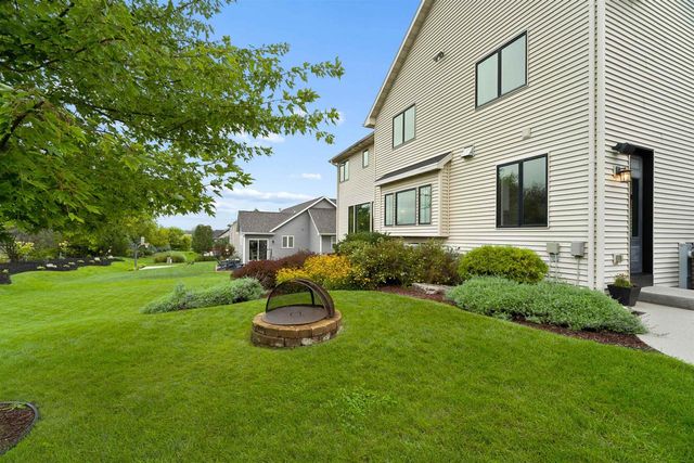 5465 N HAYMEADOW AVENUE, Appleton, WI 54913