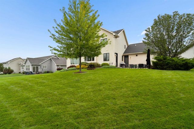 5465 N HAYMEADOW AVENUE, Appleton, WI 54913