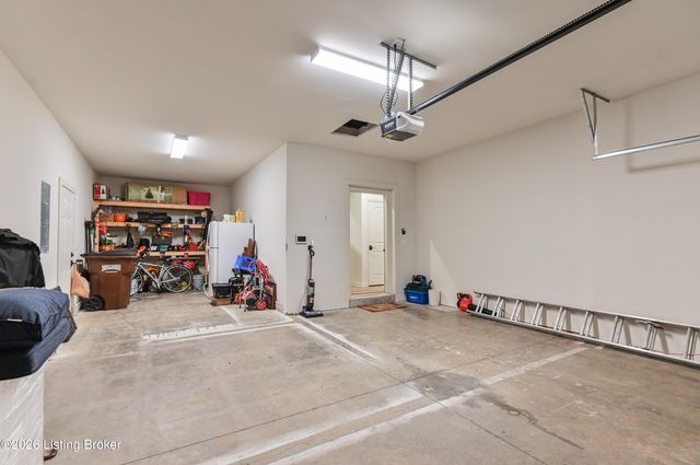 3602 Fordham Park Dr, Louisville, KY 40245