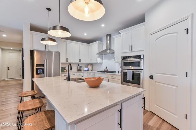 3602 Fordham Park Dr, Louisville, KY 40245