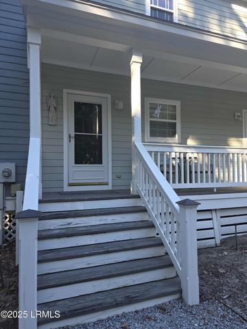 1105 13th St Apt B, Port Royal, SC 29935