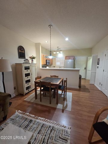 1105 13th St Apt B, Port Royal, SC 29935