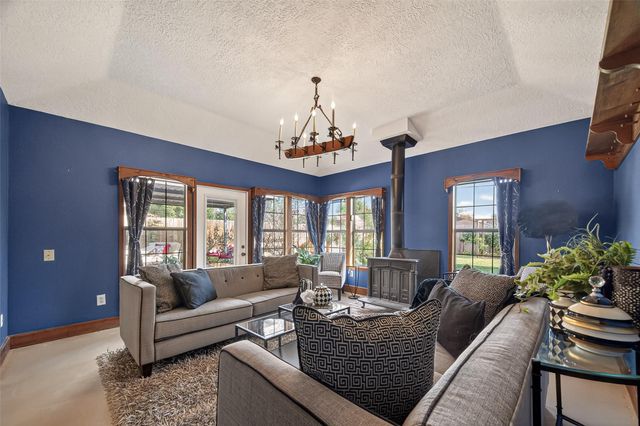 819 S 4th Street, La Porte, TX 77571