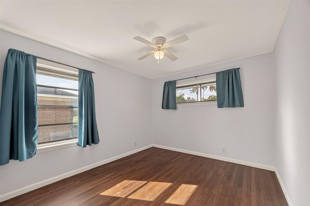 819 S 4th Street, La Porte, TX 77571