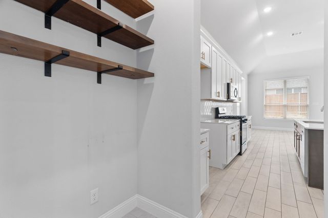 704 Fencerow Trail, Weston, TX 75009