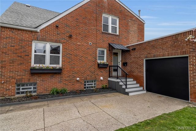 87 Lynncrest, Cheektowaga, NY 14225