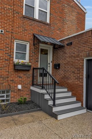 87 Lynncrest, Cheektowaga, NY 14225