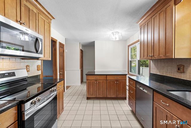 6 Highland Avenue, Seymour, CT 06483