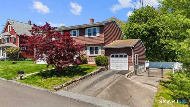 6 Highland Avenue, Seymour, CT 06483