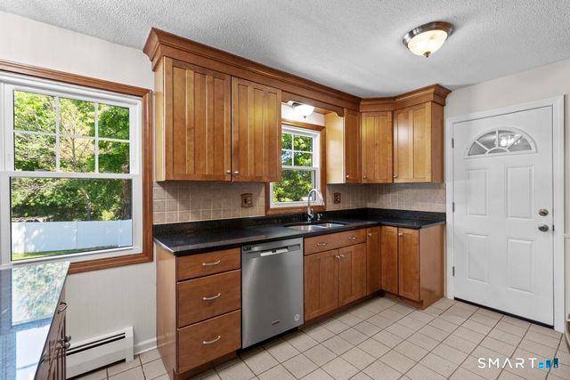 6 Highland Avenue, Seymour, CT 06483