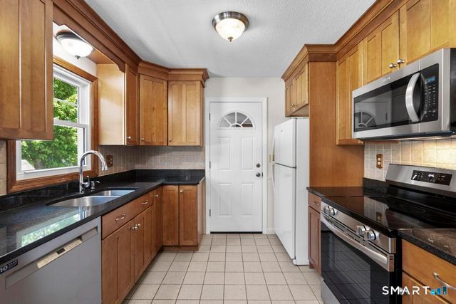 6 Highland Avenue, Seymour, CT 06483