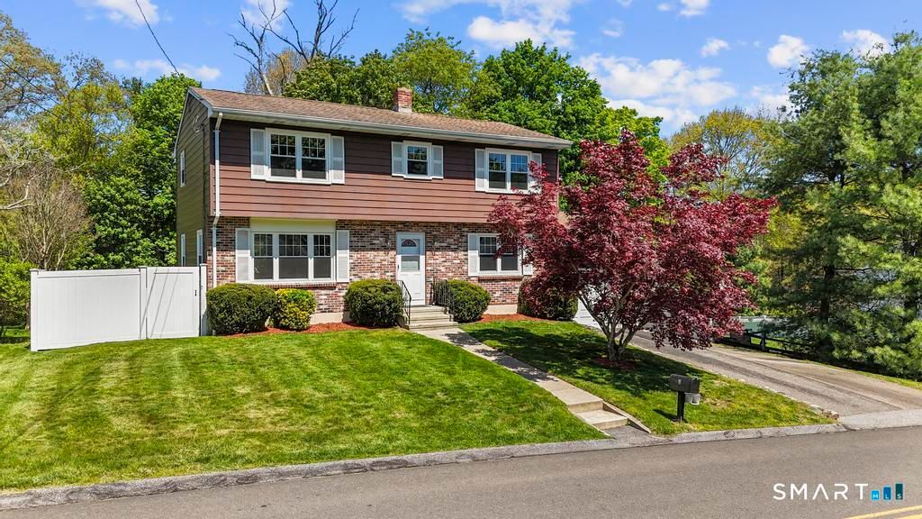 6 Highland Avenue, Seymour, CT 06483