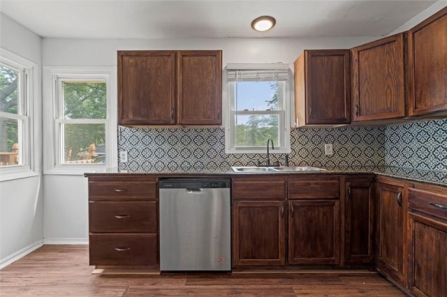 7135 Main Street, Kansas City, MO 64114