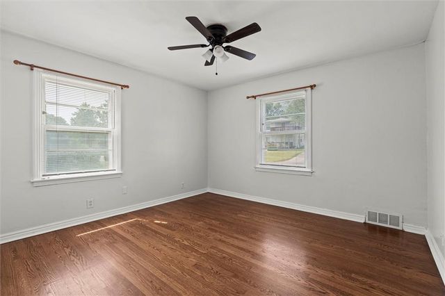 7135 Main Street, Kansas City, MO 64114