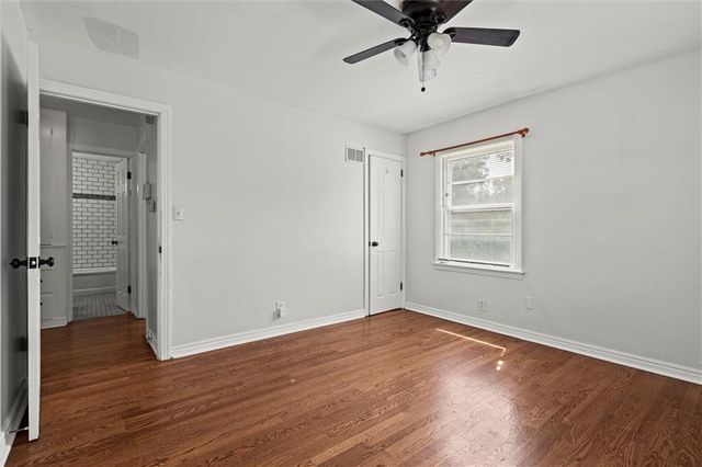 7135 Main Street, Kansas City, MO 64114