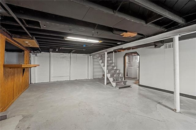 7135 Main Street, Kansas City, MO 64114