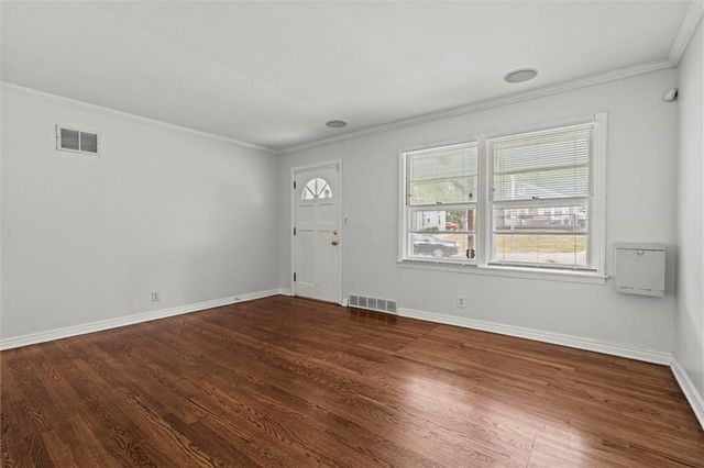 7135 Main Street, Kansas City, MO 64114