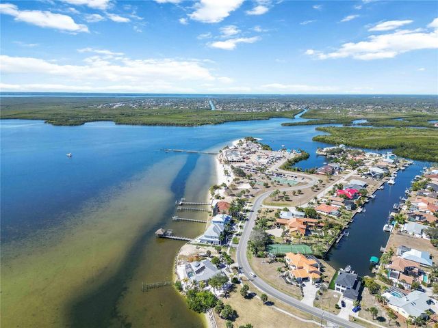 105 SINCLAIR STREET SE, Port Charlotte, FL 33952