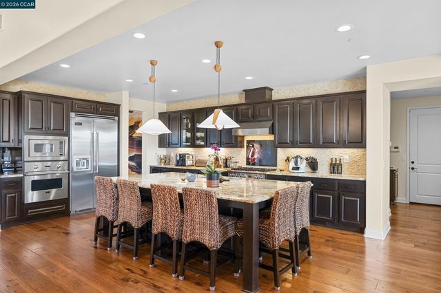 372 Falcon Crest Dr, Lompoc, CA 93436