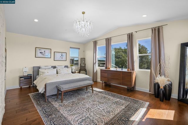 372 Falcon Crest Dr, Lompoc, CA 93436