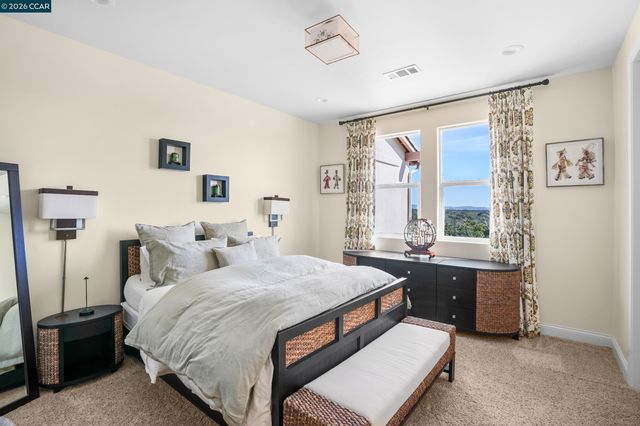 372 Falcon Crest Dr, Lompoc, CA 93436