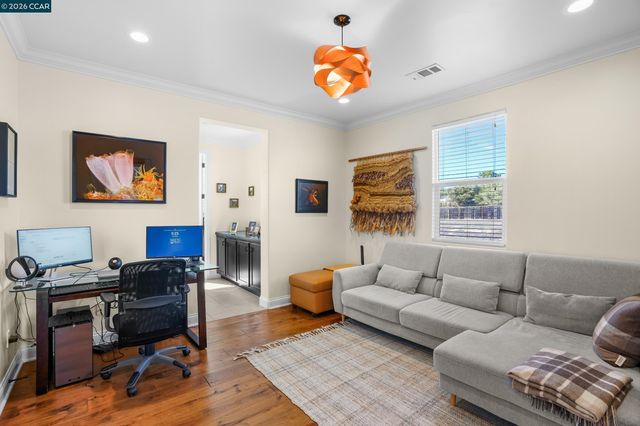 372 Falcon Crest Dr, Lompoc, CA 93436