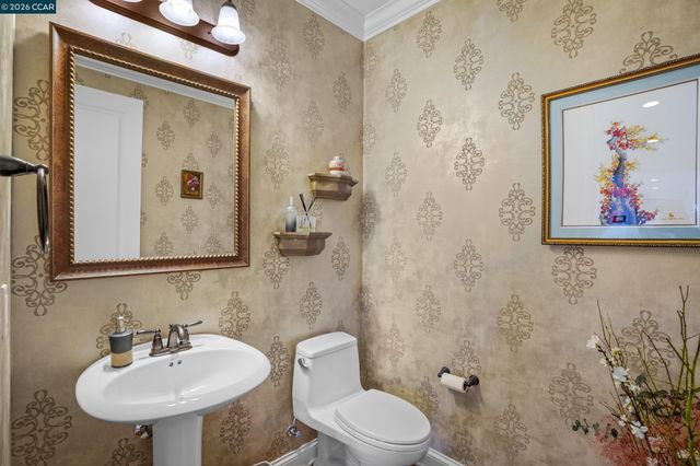 372 Falcon Crest Dr, Lompoc, CA 93436