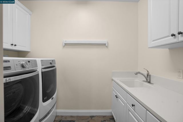 372 Falcon Crest Dr, Lompoc, CA 93436