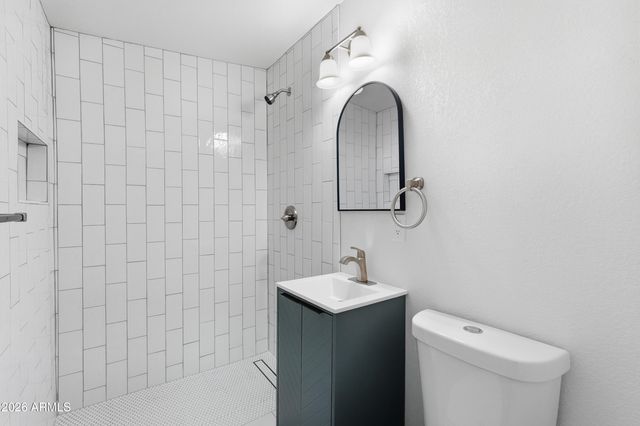 140 W SARAGOSA Street, Chandler, AZ 85225
