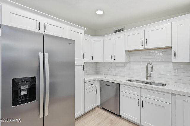 140 W SARAGOSA Street, Chandler, AZ 85225