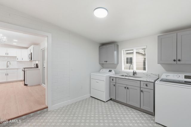 140 W SARAGOSA Street, Chandler, AZ 85225
