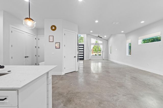 2007 Chestnut Ave 1, Austin, TX 78722