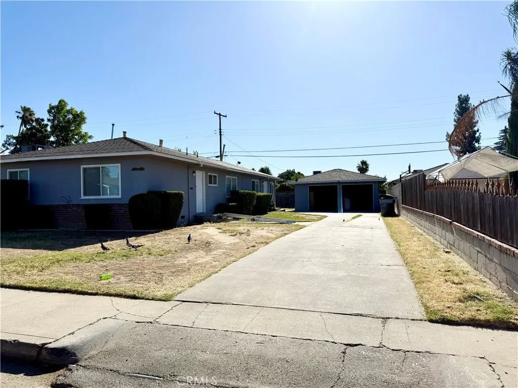 2104 Mayfair West, Fresno, CA 93703