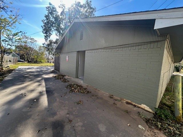 1110 S Armstrong Avenue, Denison, TX 75020