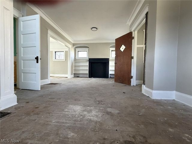 10106 Parmelee Avenue, Cleveland, OH 44108