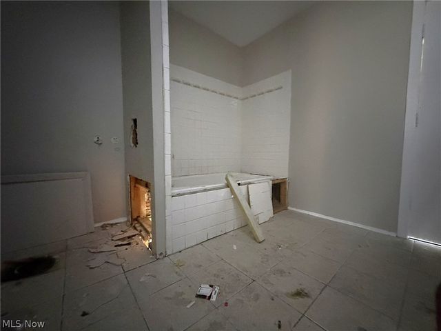 10106 Parmelee Avenue, Cleveland, OH 44108