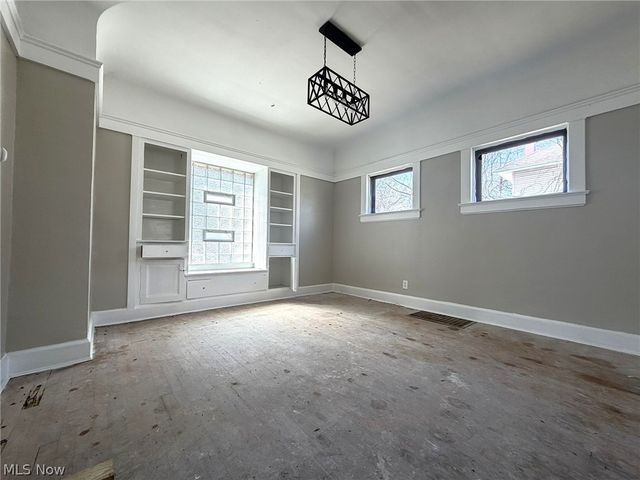 10106 Parmelee Avenue, Cleveland, OH 44108