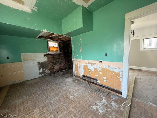 10106 Parmelee Avenue, Cleveland, OH 44108