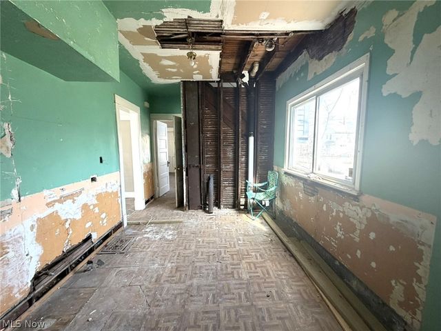 10106 Parmelee Avenue, Cleveland, OH 44108