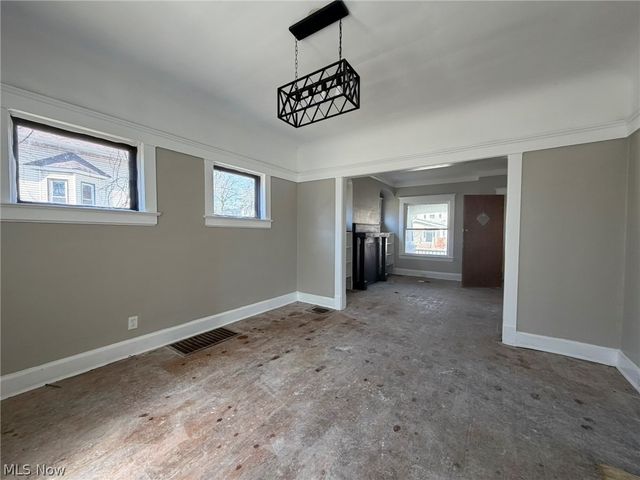 10106 Parmelee Avenue, Cleveland, OH 44108