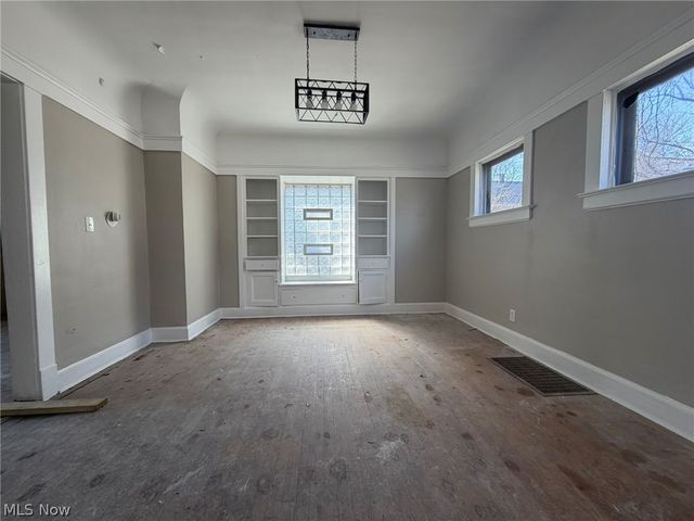 10106 Parmelee Avenue, Cleveland, OH 44108