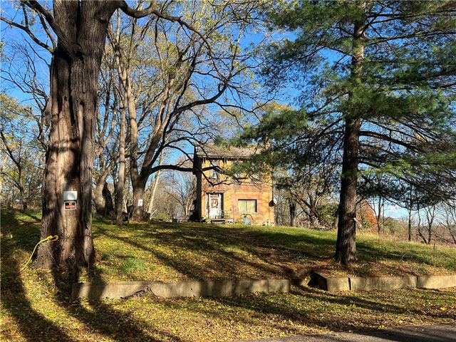 2225 County Line Rd, Shenango Twp, PA 16101