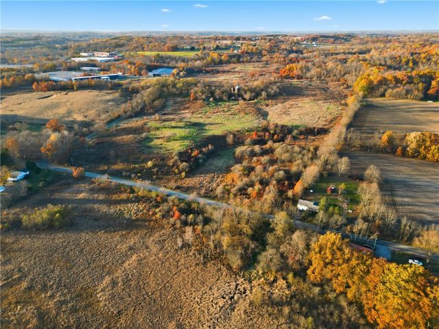 2225 County Line Rd, Shenango Twp, PA 16101