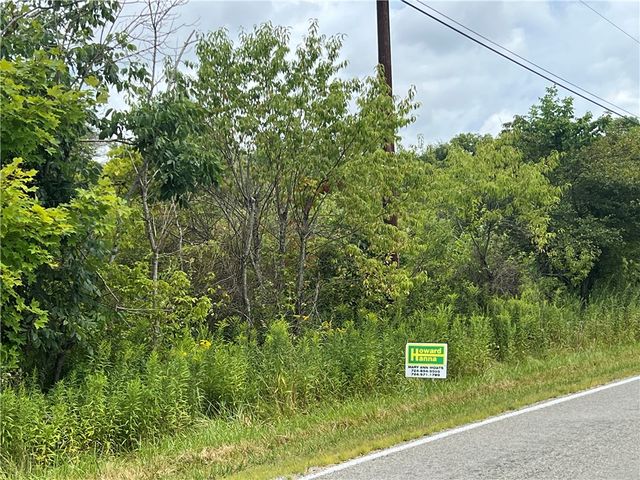 2225 County Line Rd, Shenango Twp, PA 16101