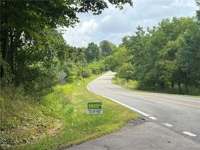 2225 County Line Rd, Shenango Twp, PA 16101