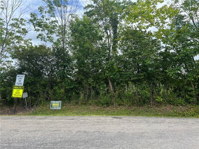 2225 County Line Rd, Shenango Twp, PA 16101