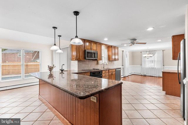 2747 SPRINGHILL RD, Secane, PA 19018