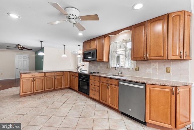 2747 SPRINGHILL RD, Secane, PA 19018